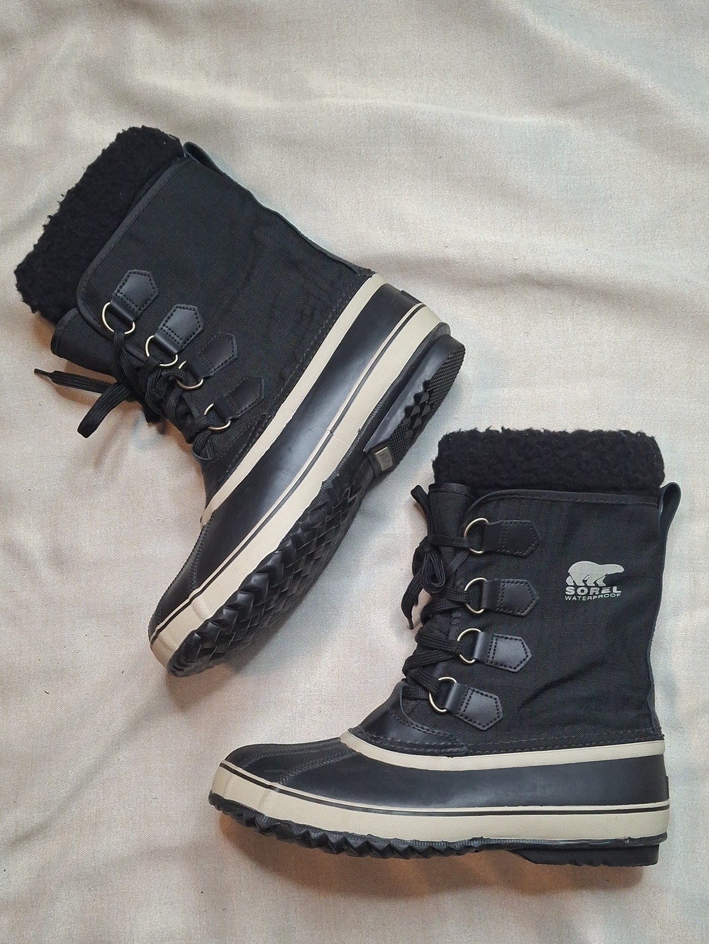 Sorel Black Winter Lace-Up Waterproof Boots with Cream Trim